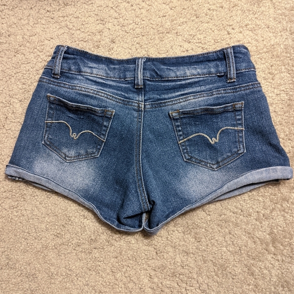 Mid rise jean shorts - Picture 3 of 3